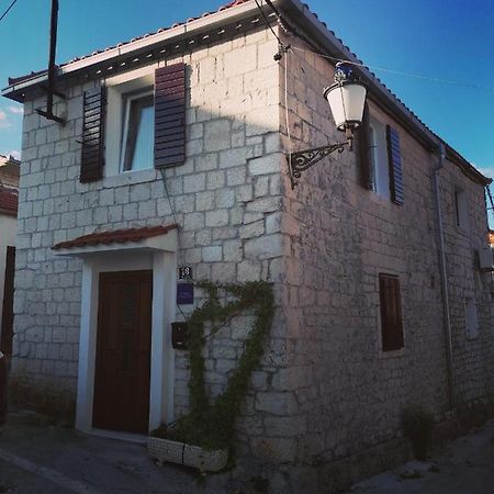 Stone House Apartment Слатине Екстериор снимка