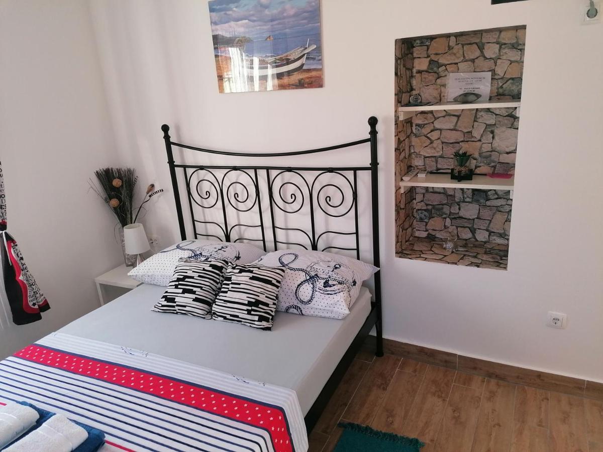 Stone House Apartment Слатине Екстериор снимка