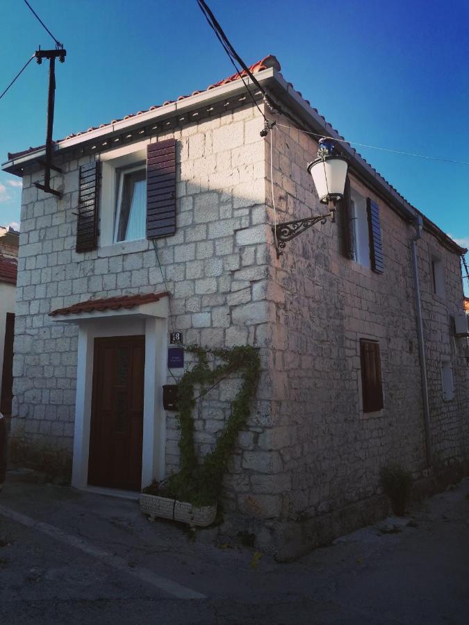 Stone House Apartment Слатине Екстериор снимка