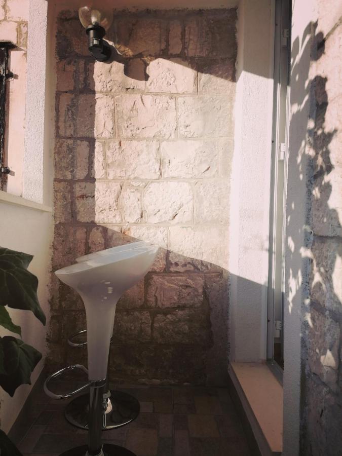 Stone House Apartment Слатине Екстериор снимка