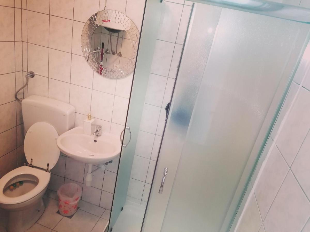 Stone House Apartment Слатине Екстериор снимка