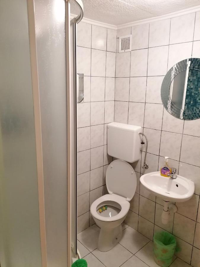 Stone House Apartment Слатине Екстериор снимка